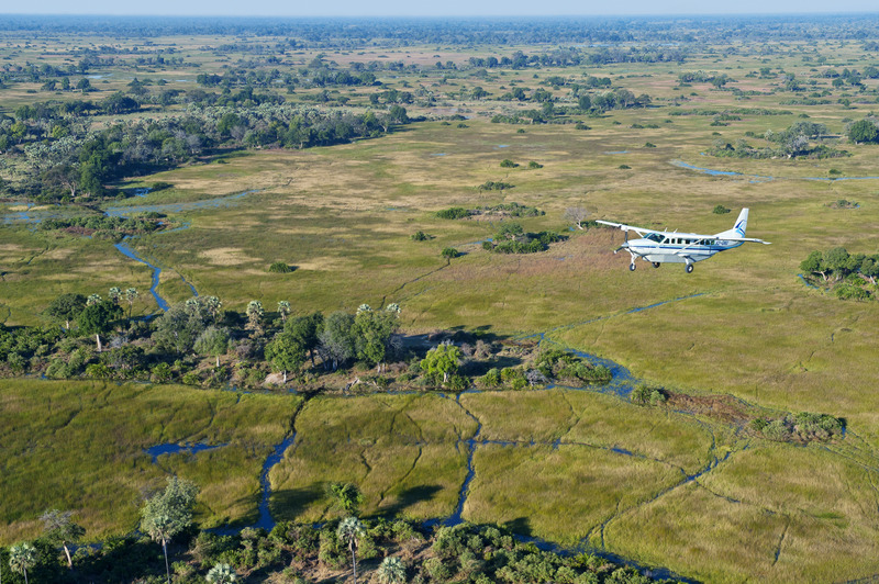 Arrivée en avion-taxi dans le delta de l'Okavango, Botswana